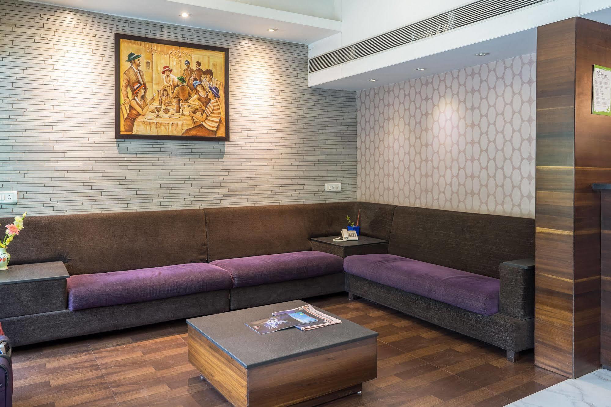 Treebo Trend Sahara Hotel Pune Exterior photo